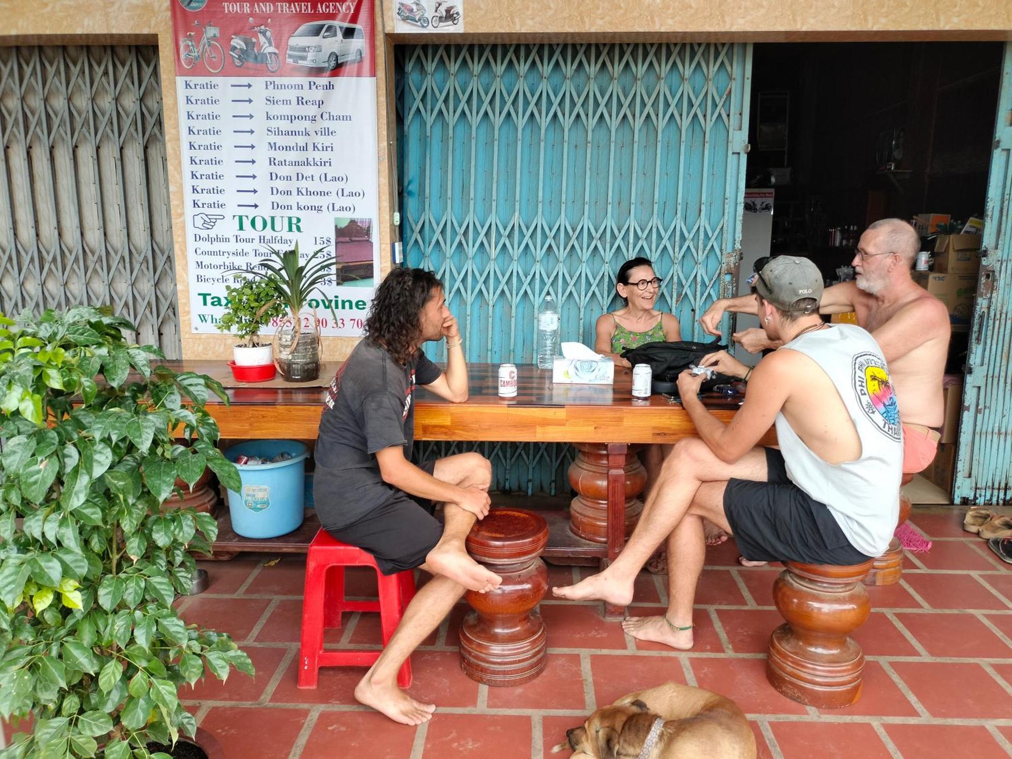 Dolphin Home Stay New Kratie Exterior photo